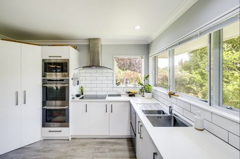 Photo of property in 2 Fern Grove, Taradale, Napier, 4112