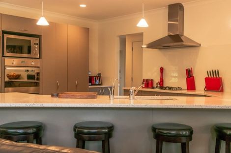 Photo of property in 15 Weka Place, Picton, 7220