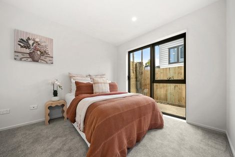 Photo of property in 5/1088 Beach Road, Torbay, Auckland, 0630