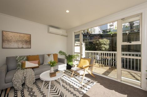 Photo of property in 12e Glenmore Street, Thorndon, Wellington, 6011