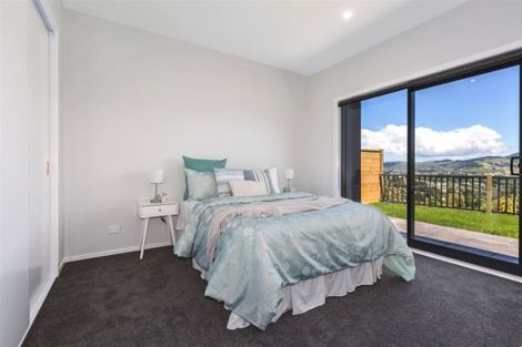 Photo of property in 55 Queen Charlotte Drive, Aotea, Porirua, 5024