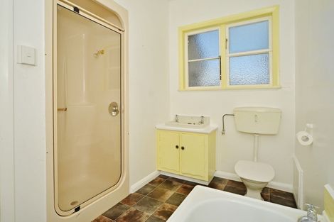 Photo of property in 46 Brandon Street, Featherston, 5710