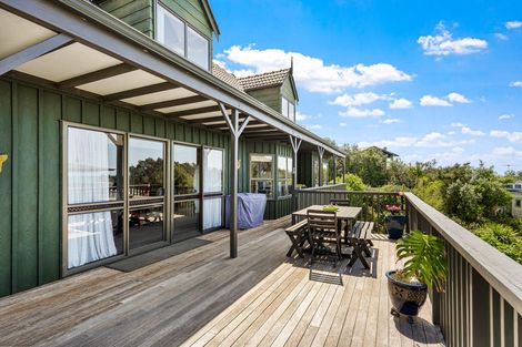 Photo of property in 12 Cooper Road, Stanmore Bay, Whangaparaoa, 0932