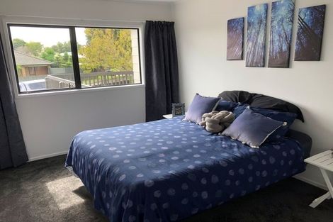 Photo of property in 1/5 Senecio Place, Weymouth, Auckland, 2103