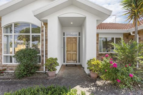 Photo of property in 5 Brosna Place, East Tamaki, Auckland, 2016