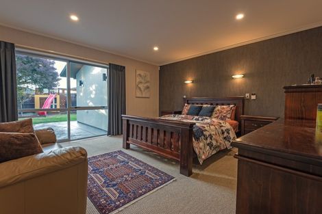 Photo of property in 22 Tennyson Avenue, Kelvin Grove, Palmerston North, 4414