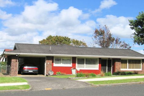 Photo of property in 2 Mccrystal Avenue, Bucklands Beach, Auckland, 2012