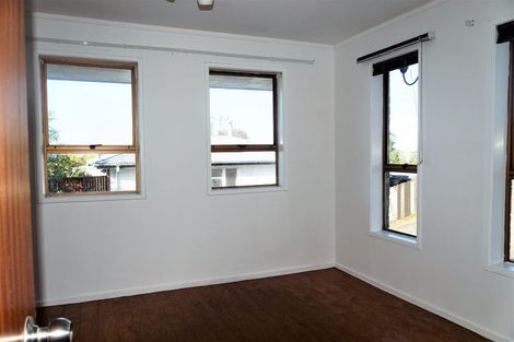 Photo of property in 1/325 Glenfield Road, Glenfield, Auckland, 0629