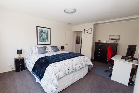 Photo of property in 1/11 Keswick Close, Northpark, Auckland, 2013