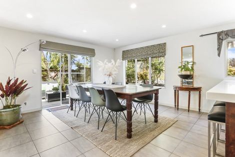 Photo of property in 70 Saddleback Rise, Murrays Bay, Auckland, 0630