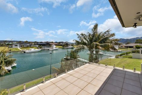 Photo of property in 12 Rauiri Drive, One Tree Point, 0118