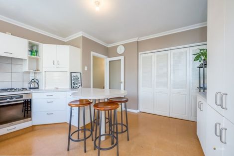 Photo of property in 27 Trafalgar Street, Waiwhetu, Lower Hutt, 5010