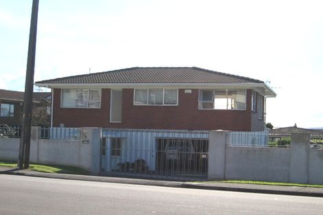 Photo of property in 19 Takutai Avenue, Bucklands Beach, Auckland, 2012