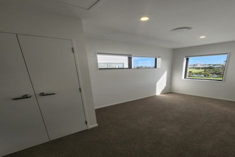 Photo of property in 16 Te Napi Drive, Takanini, 2112