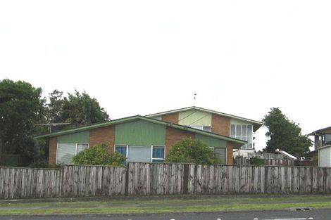 Photo of property in 2/104 East Coast Road, Forrest Hill, Auckland, 0620