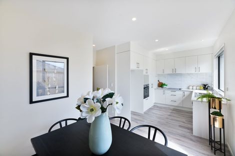 Photo of property in 3/60 Kelman Road, Kelston, Auckland, 0602