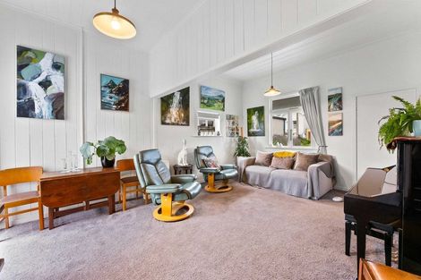 Photo of property in 94 Hine Street, New Plymouth, 4310