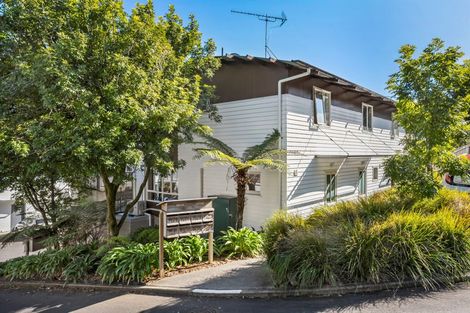 Photo of property in 4g/20 Ian Marwick Place, Birkenhead, Auckland, 0626