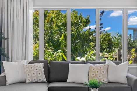 Photo of property in 43 Tuturu View, Ruakaka, 0116