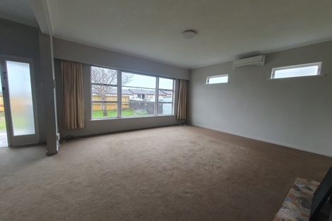 Photo of property in 2 Wattle Street, New Lynn, Auckland, 0600