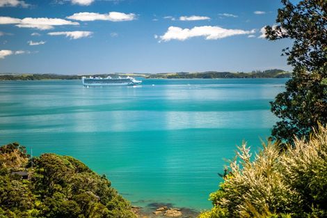 Photo of property in 202 Te Wahapu Road, Russell, 0272