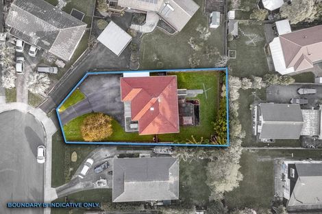 Photo of property in 28 Lydford Place, Glendene, Auckland, 0602