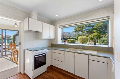 Photo of property in 2 Leybourne Avenue, Waikanae, 5036