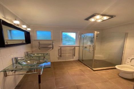 Photo of property in 24 Trojan Crescent, New Lynn, Auckland, 0600