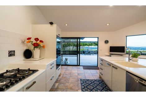 Photo of property in 2 Doves Bay Road, Kerikeri, 0294