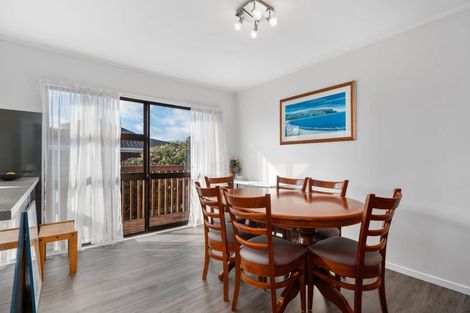 Photo of property in 6 Wantwood Grove, Churton Park, Wellington, 6037