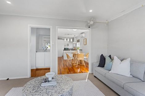 Photo of property in 16 Kenmore Street, Westown, New Plymouth, 4310