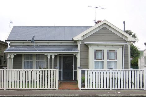 Photo of property in 35 Bourke Street, Palmerston North, 4410