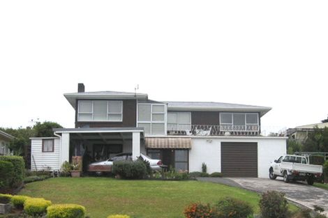 Photo of property in 14 Waverley Avenue, Glenfield, Auckland, 0629