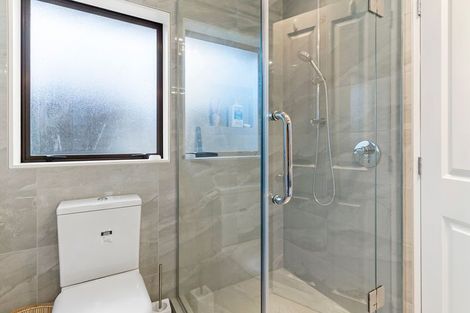 Photo of property in 62 Thornbury Crescent, East Tamaki Heights, Auckland, 2016