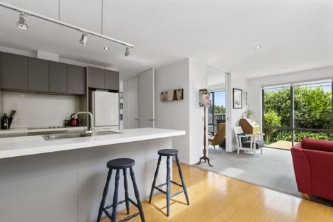 Photo of property in 10 Otonga Heights, Maungaraki, Lower Hutt, 5010