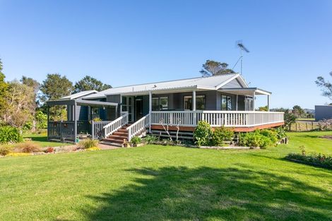Photo of property in 75 Whangapoua Sh25 Road, Coromandel, 3506