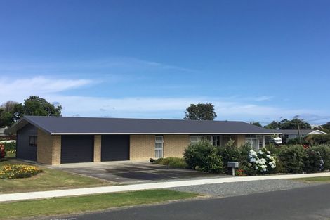 Photo of property in 4 Kelly Street, Baylys Beach, Dargaville, 0377