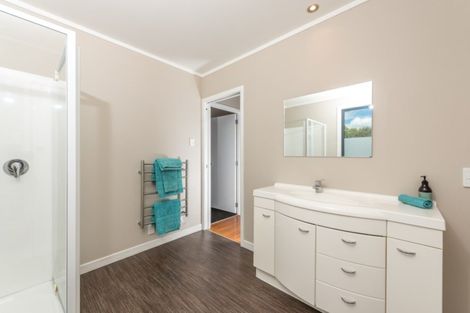 Photo of property in 314 Old North Road, Kumeu, 0892