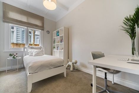 Photo of property in 15 Waterview Road, Stanley Point, Auckland, 0624