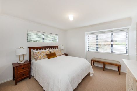 Photo of property in 3 Winston Avenue, Hokowhitu, Palmerston North, 4410