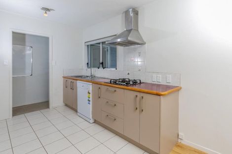 Photo of property in 13 Tableau Place, Totara Vale, Auckland, 0629