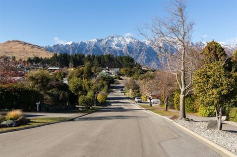 Photo of property in 56 Cedar Drive, Kelvin Heights, Queenstown, 9300