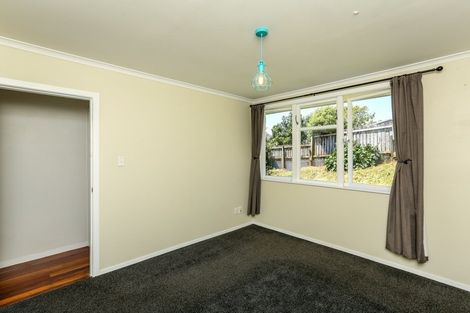 Photo of property in 6a Granby Place, Westown, New Plymouth, 4310