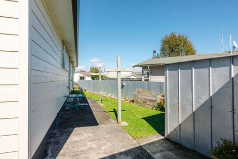 Photo of property in 17 Burns Street, Dannevirke, 4930