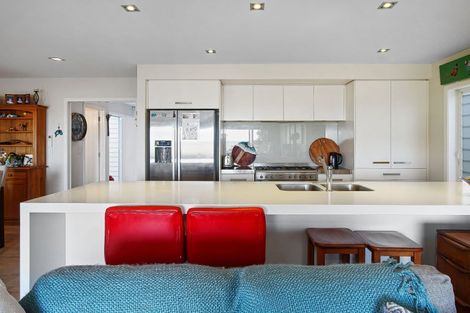 Photo of property in 7a Torkar Road, Clarks Beach, 2122