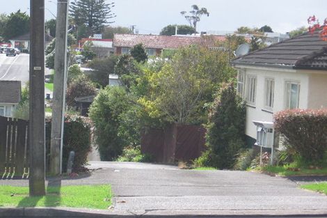 Photo of property in 1/16 Evans Road, Glen Eden, Auckland, 0602