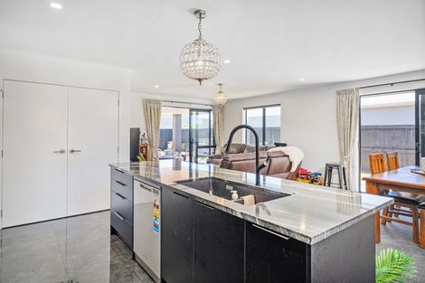 Photo of property in 10 Onerere Drive, Whitianga, 3510