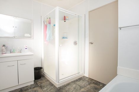 Photo of property in 19 Mokau Place, Terrace End, Palmerston North, 4410