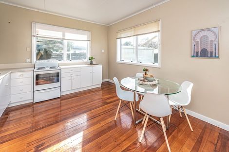 Photo of property in 184 Cornfoot Street, Castlecliff, Whanganui, 4501