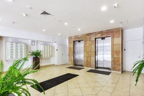 Photo of property in 2/32 Spencer Road, Pinehill, Auckland, 0632